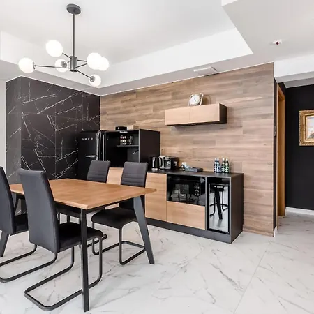 Deo Plaza - Old Town By Rent Like Апартаменти *