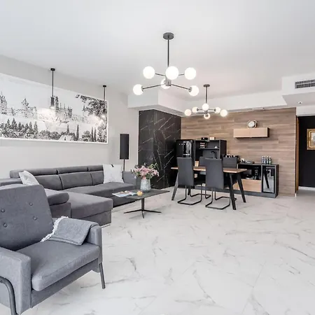 Apartment Deo Plaza - Old Town By Rent Like *